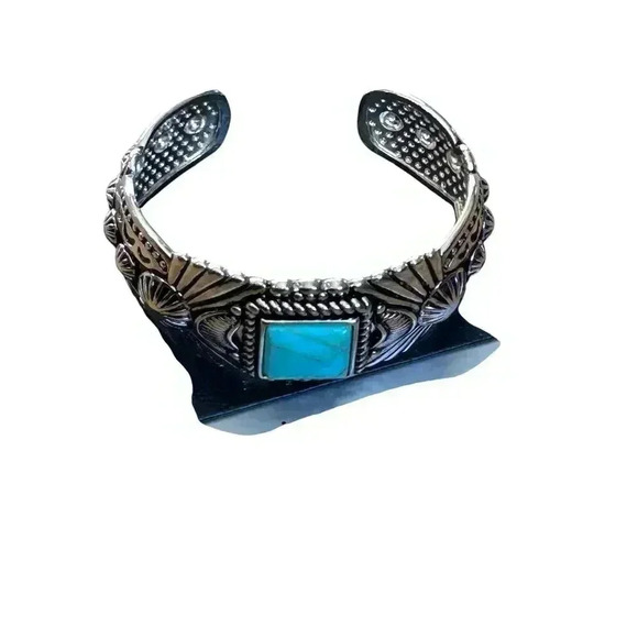 Montana Silversmiths Flourished Turquoise Cuff Bracelet Western Lifestyle New - Picture 6 of 7